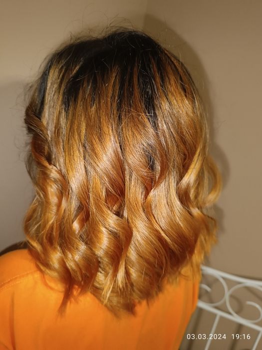 Колорист, перукар