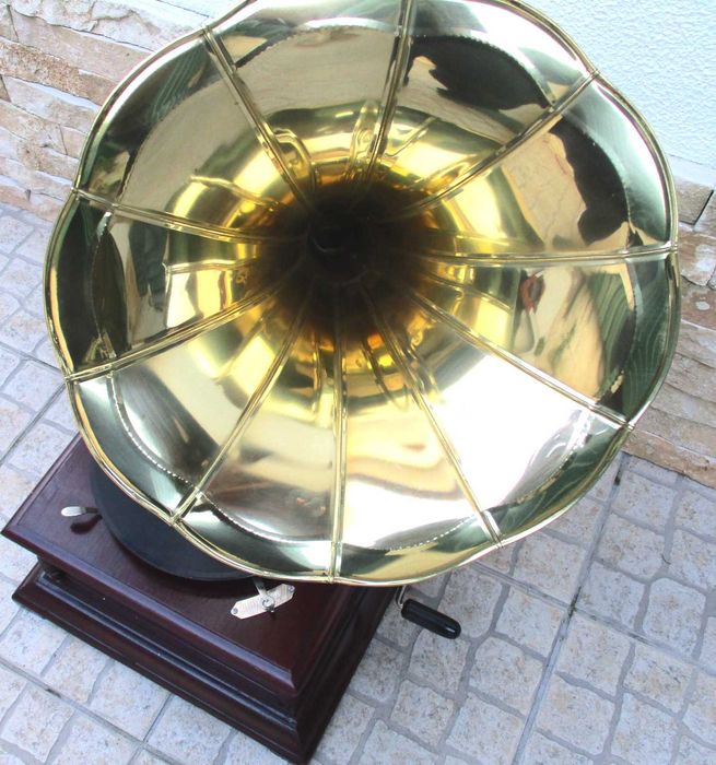 Gramofone, Grafonola His Master Voice – Bom estado