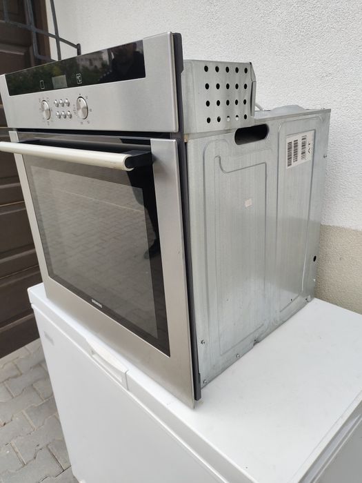 Духовка під вмонтування Siemens, з Європи.. Ідеальний стан.