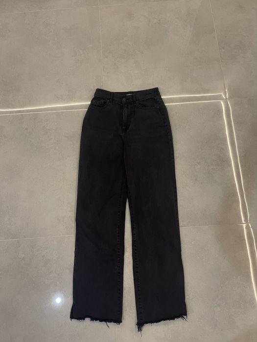 Жіночі чорні джинси