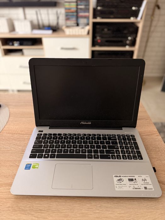 Laptop ASUS A555L