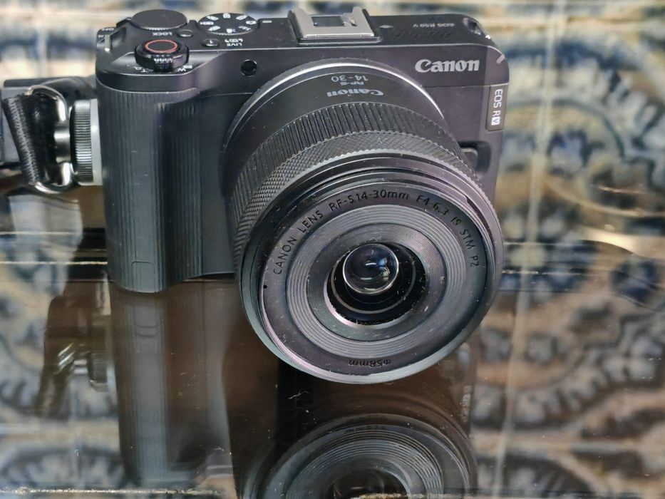 Canon Eos-r 50v + RF 14-30