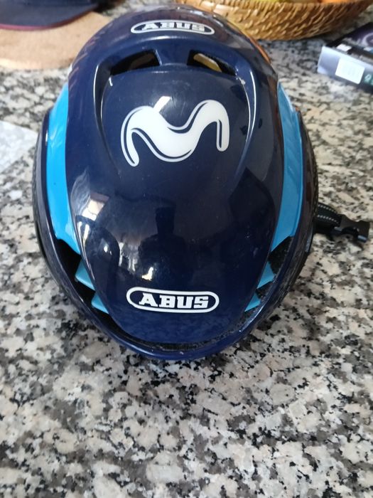 Capacetes de ciclismo ou BTT.