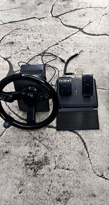 Logitech saitek sprawny w 100 proc bez panelu bocznego