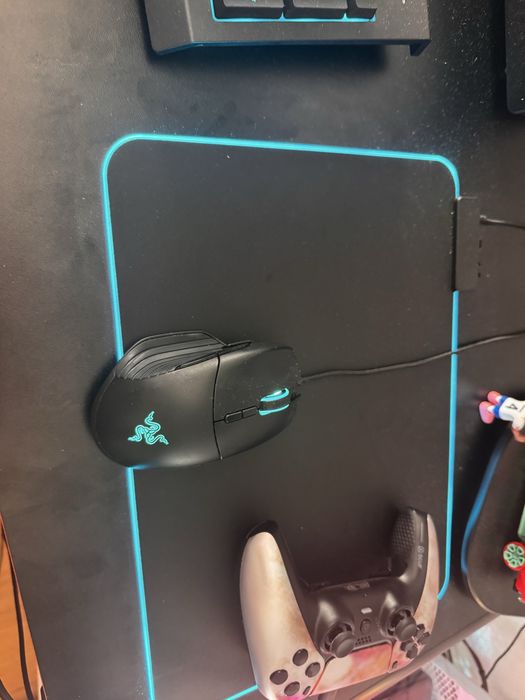 Teclato rato tapete RGB razor