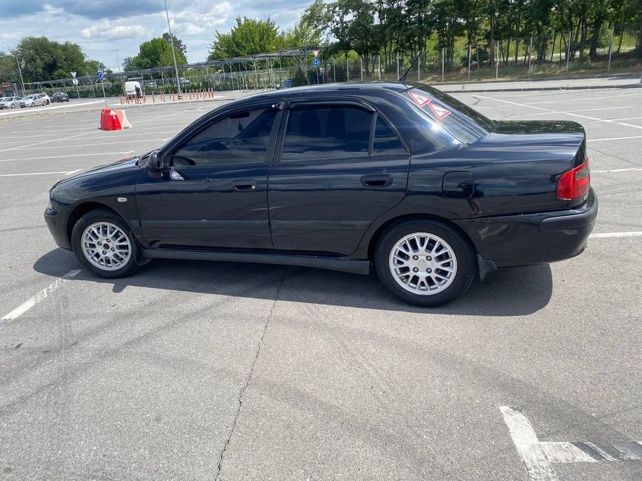 Mitsubishi Carisma