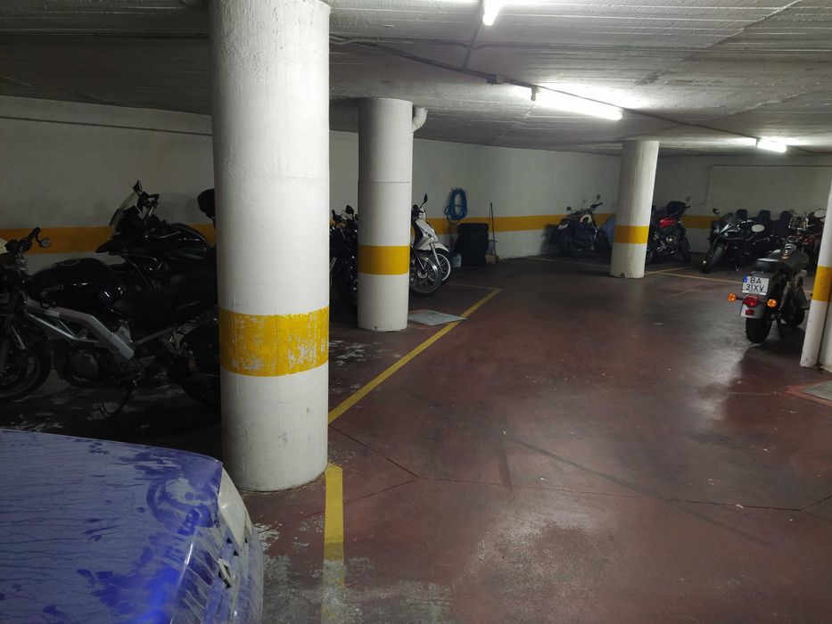 Alugo garagem para motas Rinchoa/Fitares