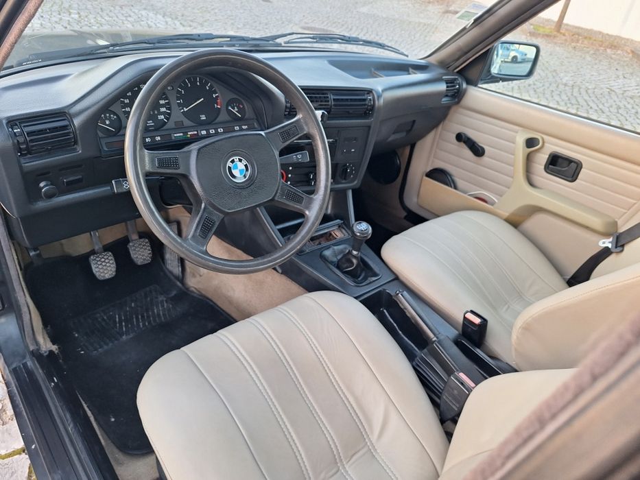 BMW  E30 318i  1984