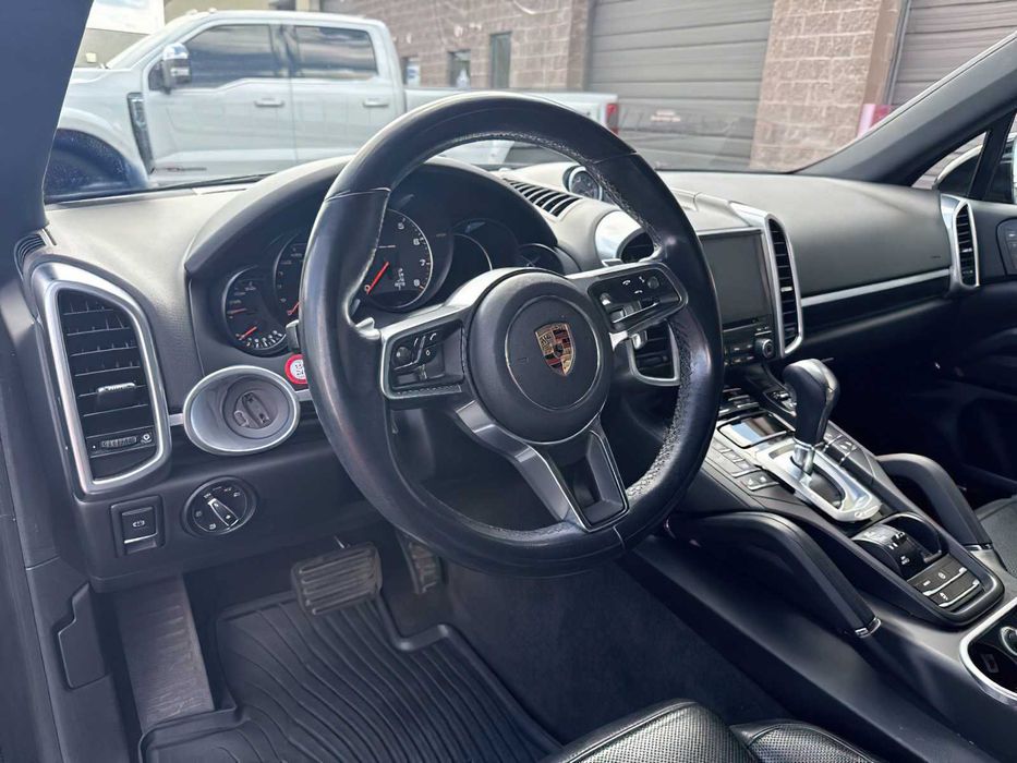 Porsche Cayenne      2017