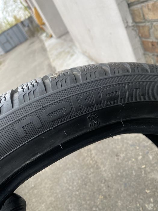 245/40 R18 Nokian WR шина 1 шт зимняя.