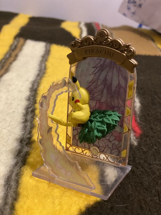 Figuras Pokemon Pikachu e Moltres