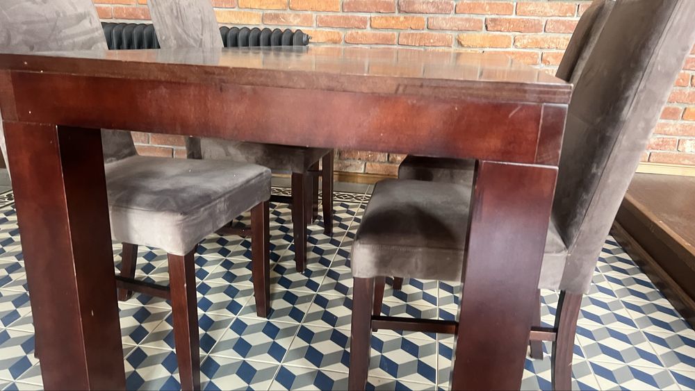 Стіл обідній деревяний