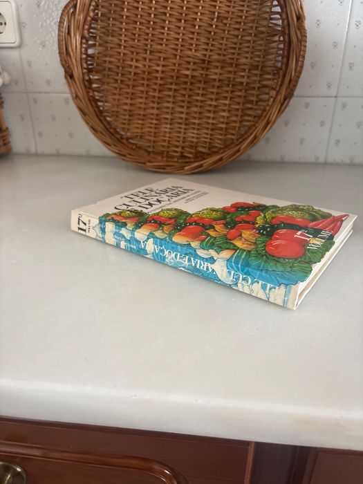 Livro “Tele Culinária e Doçaria - especial Janeiro 88”
