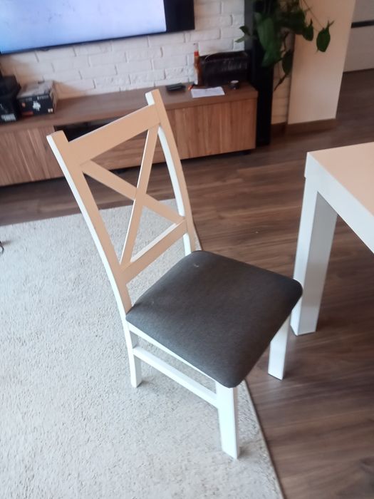 Sprzedam stół plus krzesla