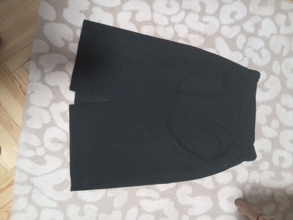 Продам шерстяную трикоьажную юбку фабричную