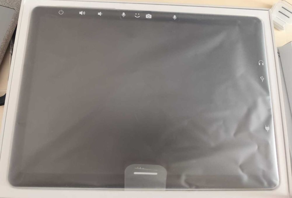 Surface Go 3 (2022) with Box and Accessories64740404727683123