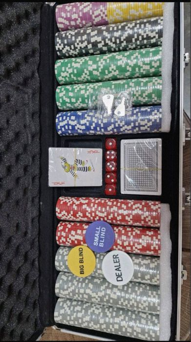 Покер - набір з 500 фішок у валізі HQ