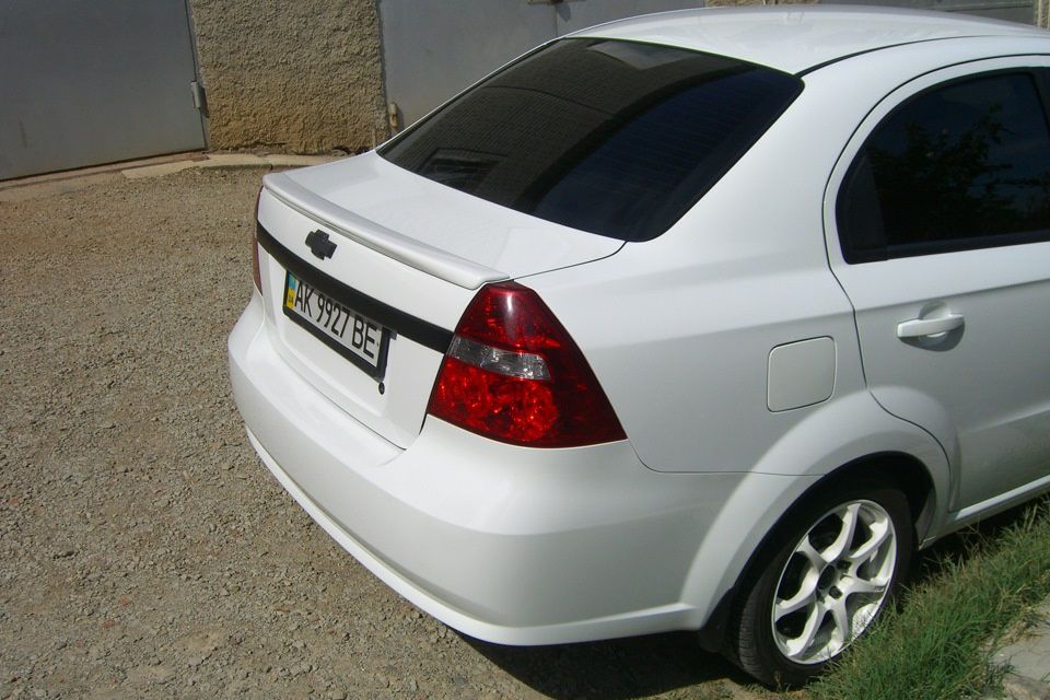 Лип спойлер Chevrolet Aveo T250 козырёк на стекло Шевроле Авео 3 Т250 ...