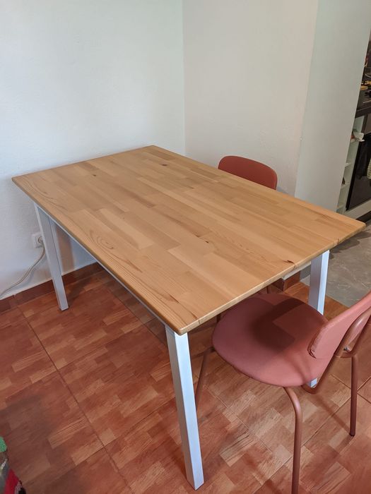 Mesa de sala jantar PINNTORP Ikea branca e castanha