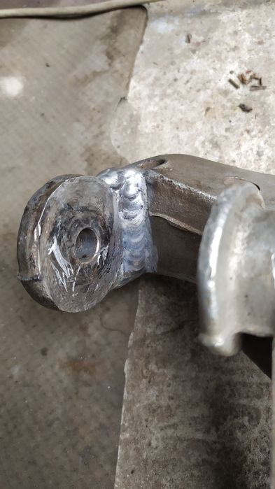 Кронштейн правый 1K0199296E (VW) переднего подрамника VW GOLF PLUS 5