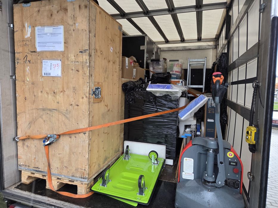 Usługi transportowe, przeprowadzki - BUSY z windą