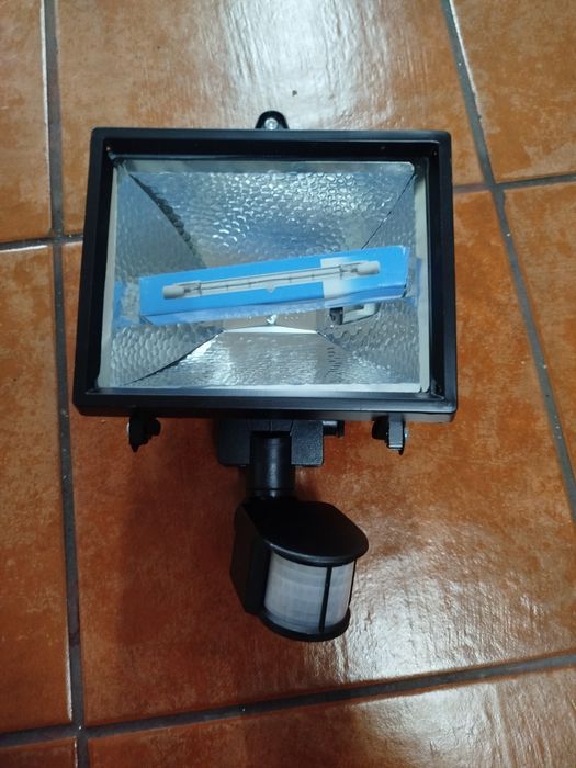 Projector Halogéneo c/ Sensor
