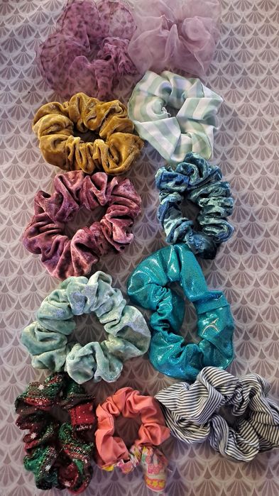 Scrunchie, gumki do wlosow, twisty do wlosow, zestaw, używane