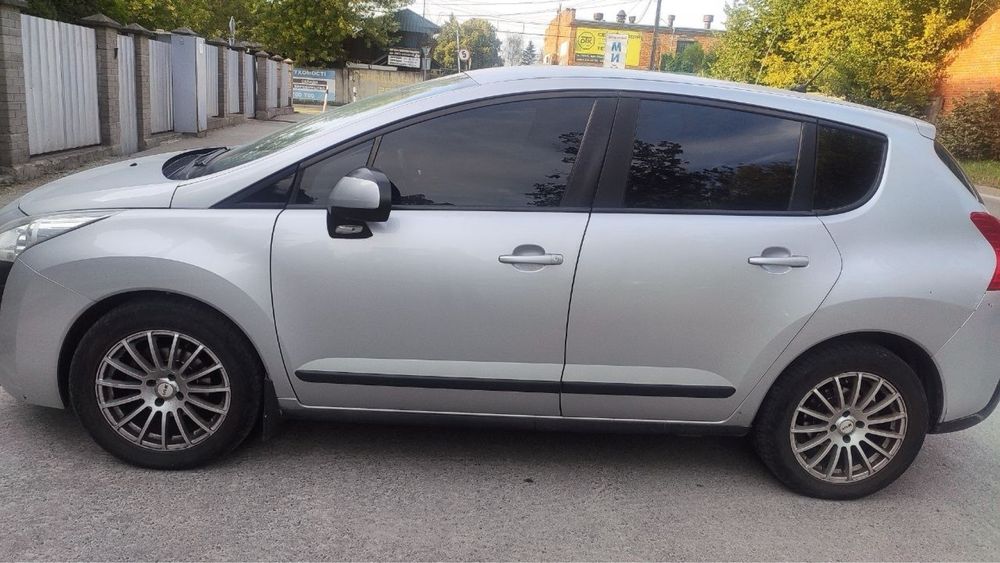 Peugeot 3008 2011