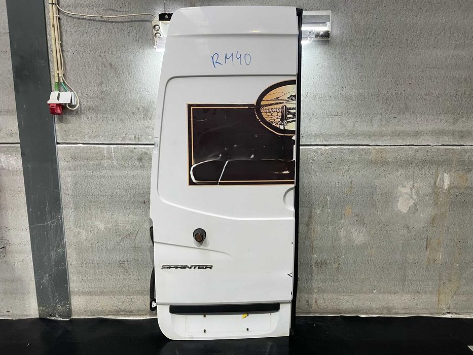 Porta traseira esquerda Mercedes Sprinter W906 (Ano: 2014)