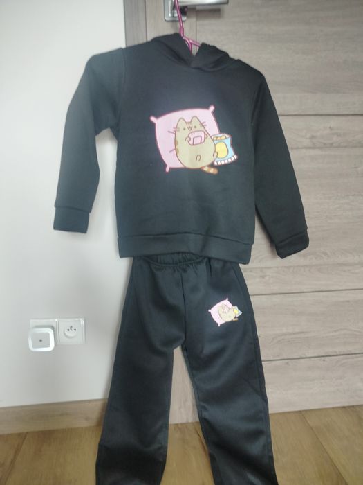 Dres Pusheen, 122/128