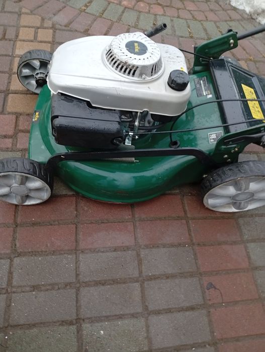 Бензинова газонокосарка