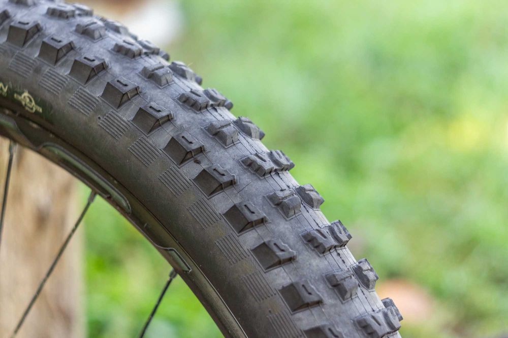 Покрышки 27.5 Schwalbe Magic Mary, Specialized Butcher
