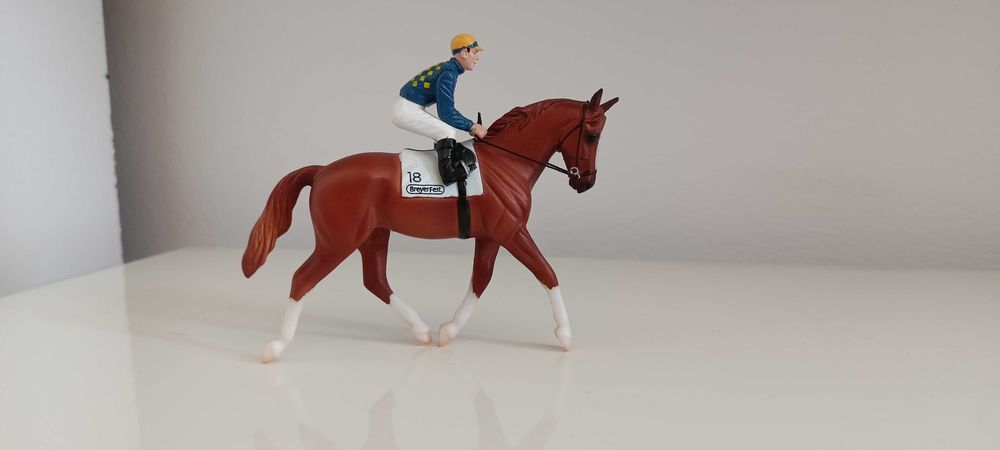 Breyer stablemates Hands Down