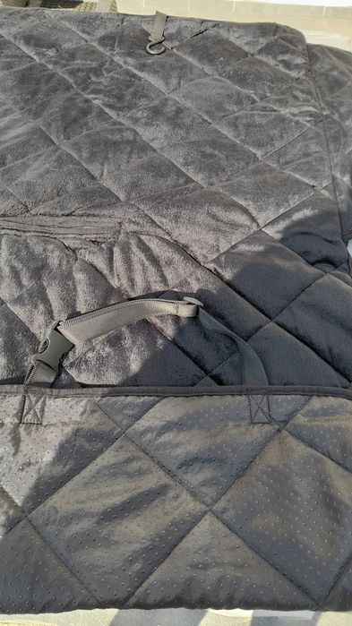 Capa de Protecção Animal para Banco Traseiro de Automóvel.