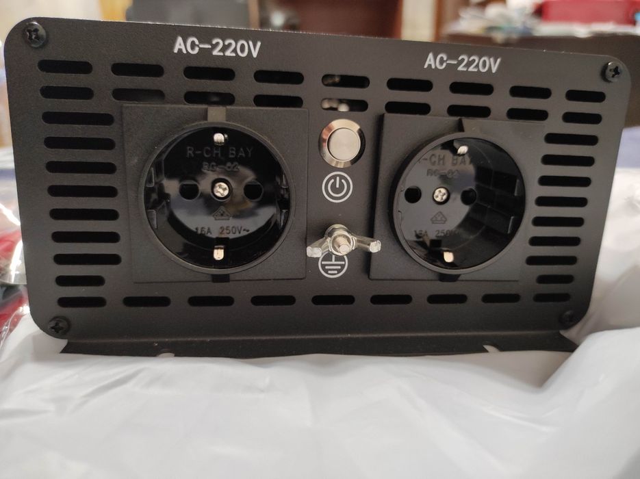 Інвертор DATOU BOSS DN-03 (ZGR-03), 12V, 2000 (2200)W, чистий сінус