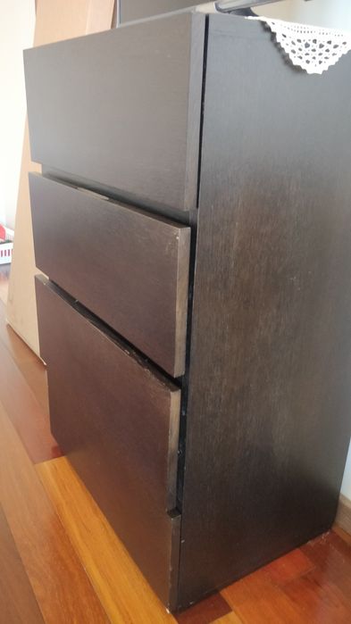 Camiseiro e mesinhas de cabeceira