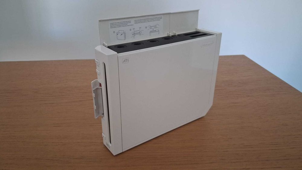Pack Nintendo Wii Branca (RVL-001) + Jogo Wii Sports + Wii2HDMI + Acessórios