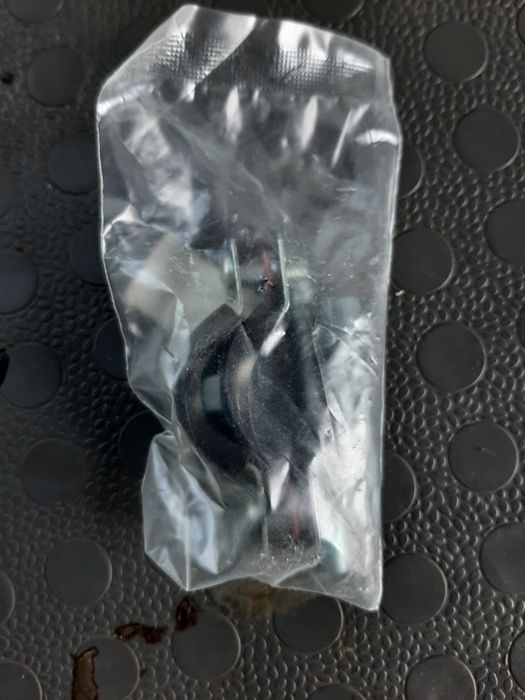 Хомут сталевий для труби 25×29