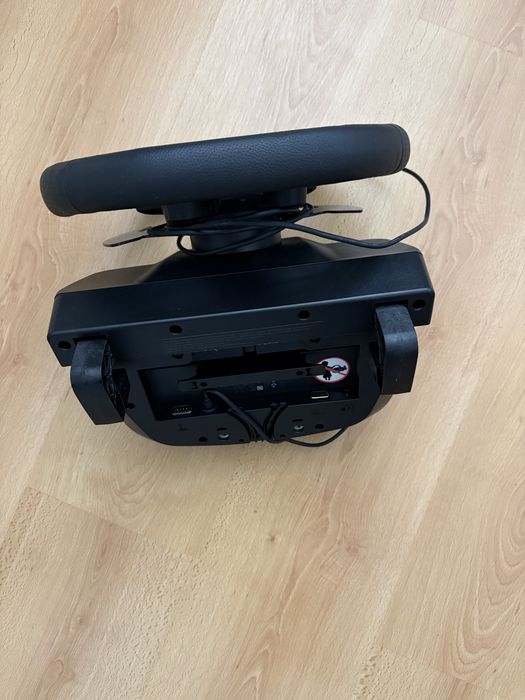 Volante Logitech G923 – PS5 / PS4 / PC – Como Novo