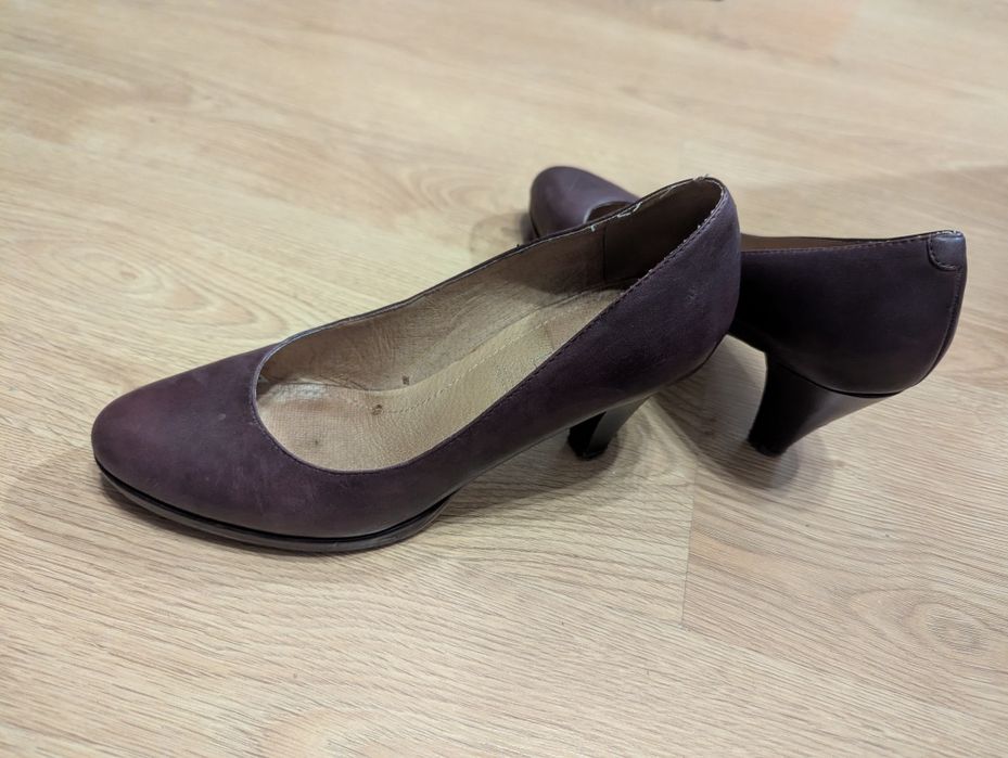 Buty na obcasie skórzane
