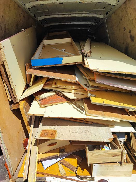 Opróżnianie Domów Mieszkań Sprzątanie Piwnic Garaży