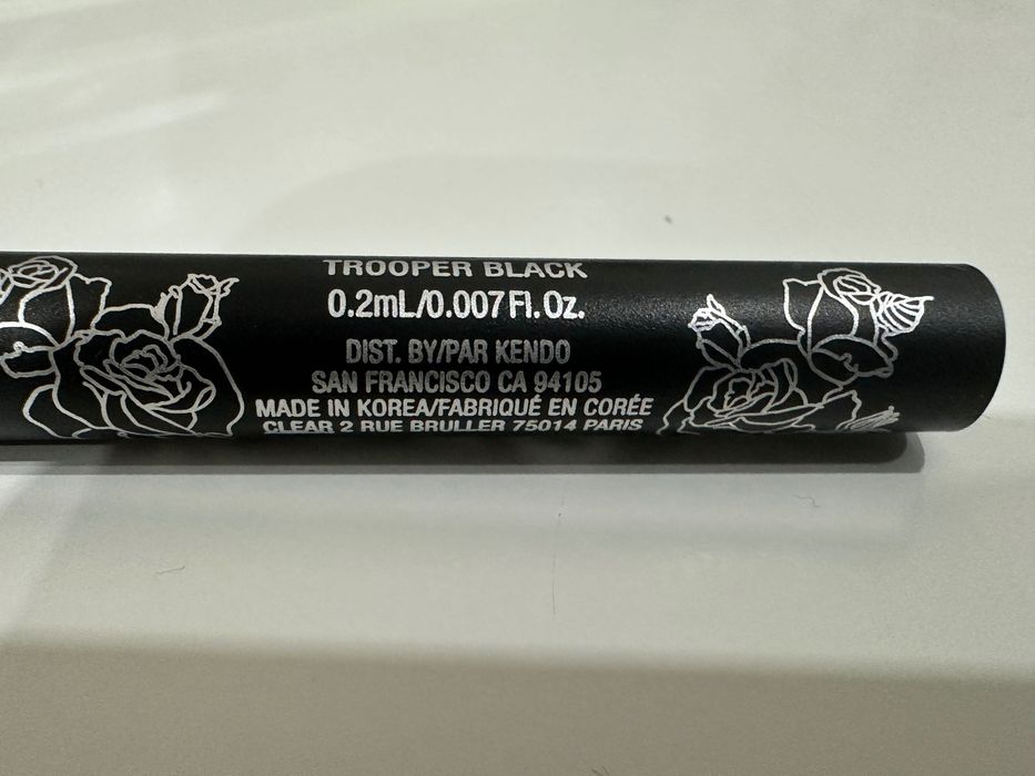 Eyeliner Kat Von D tattoo liner