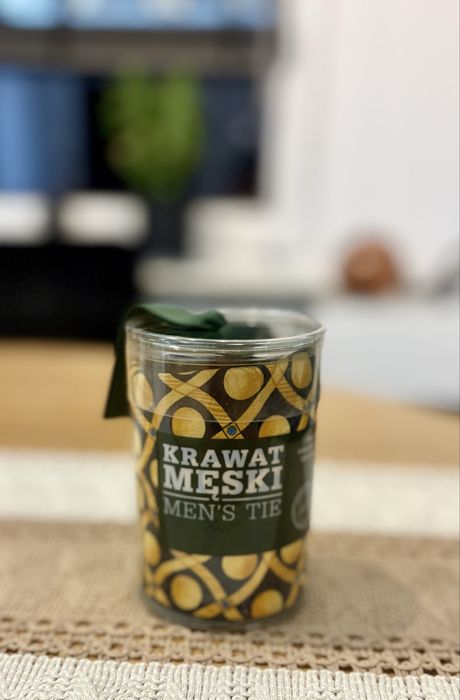 Krawat, który sam chciał się zawiązać