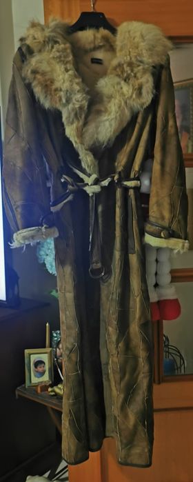 Casaco comprido de pele verdadeira