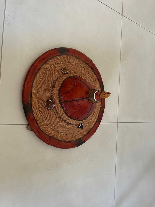 Tingandé, chapéu  típico da etnia Africa