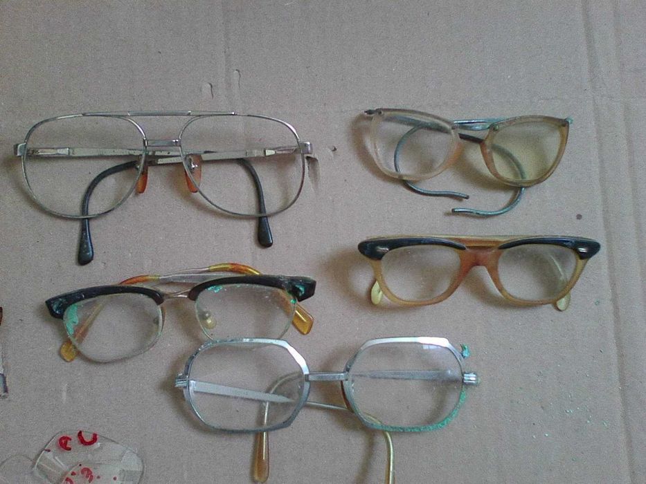 óculos e lentes antigas