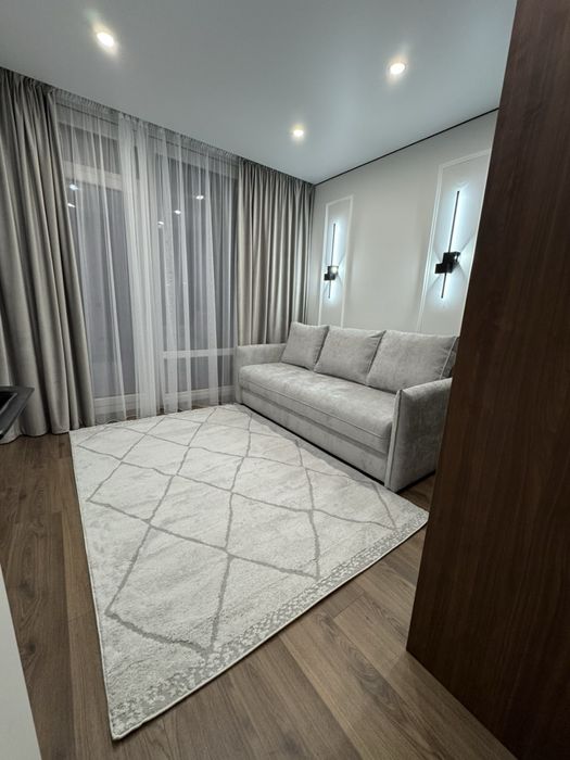 Продаж 2-х кімнатної сучасної квартири