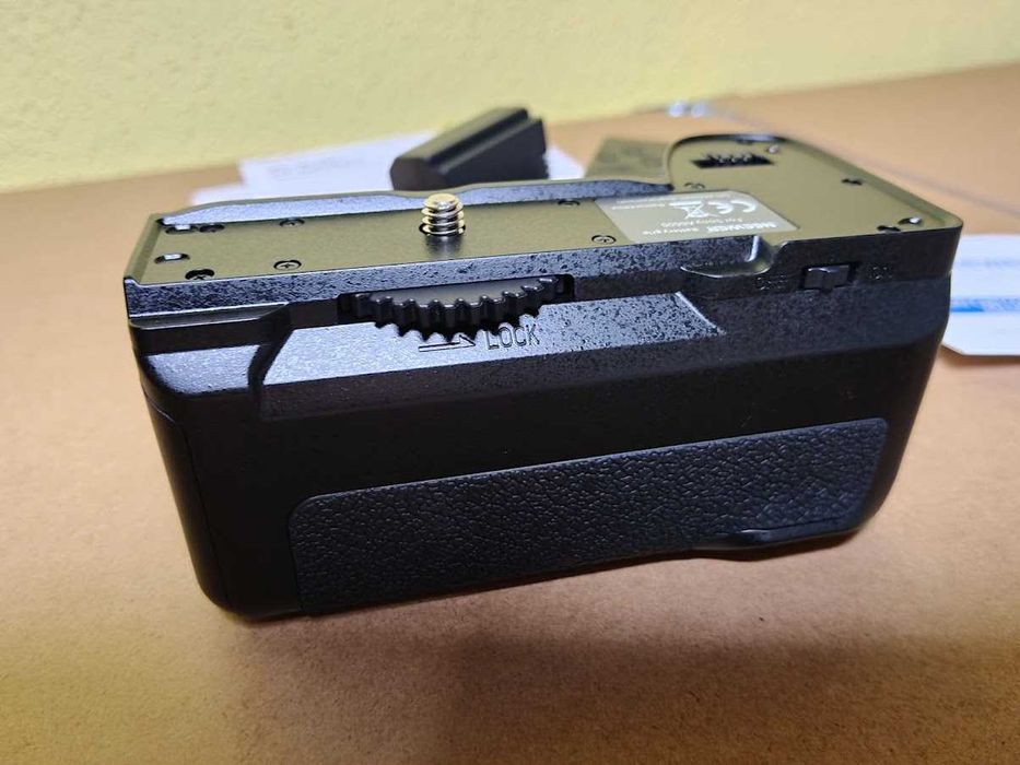 Punho de Bateria Neewer NW-A6600 com Comando 2.4G Sony (NOVO NA CAIXA)