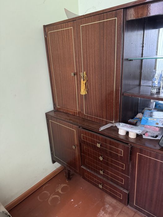 Сервант / шафа-стінка в ретро стилі. САМОВИВІЗ