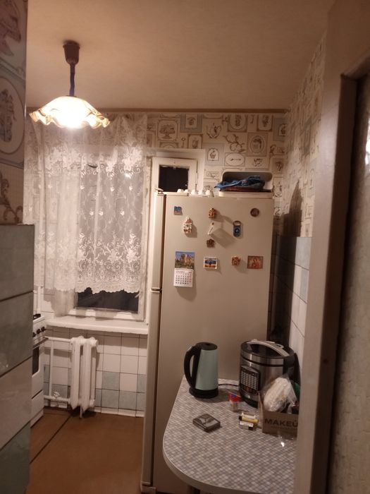 Без господаря, без агента. Шукаю сусідку(жінка),Київ, Зодчих 4,окрема